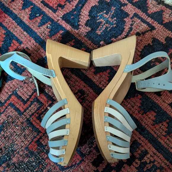 Blue & white swedish hasbeens - Picture 3 of 4